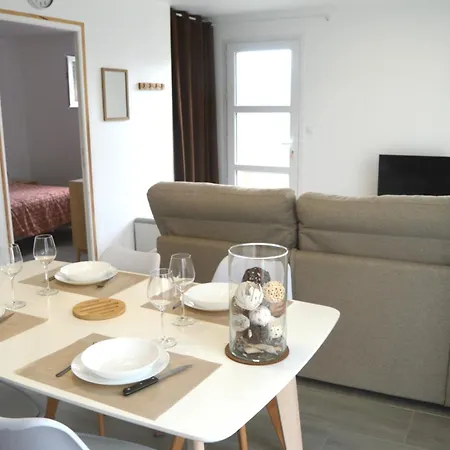 Petite Maison De Plain-pied * Coudures