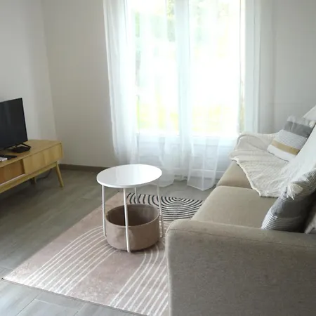 Petite Maison De Plain-pied * Coudures