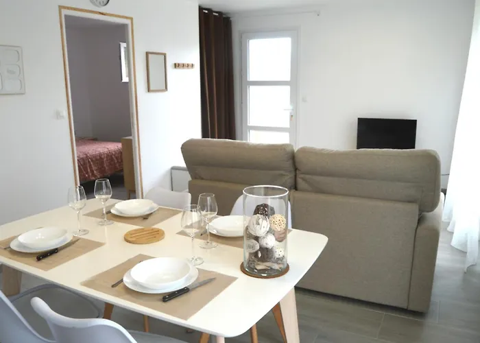 Petite Maison De Plain-pied * Coudures